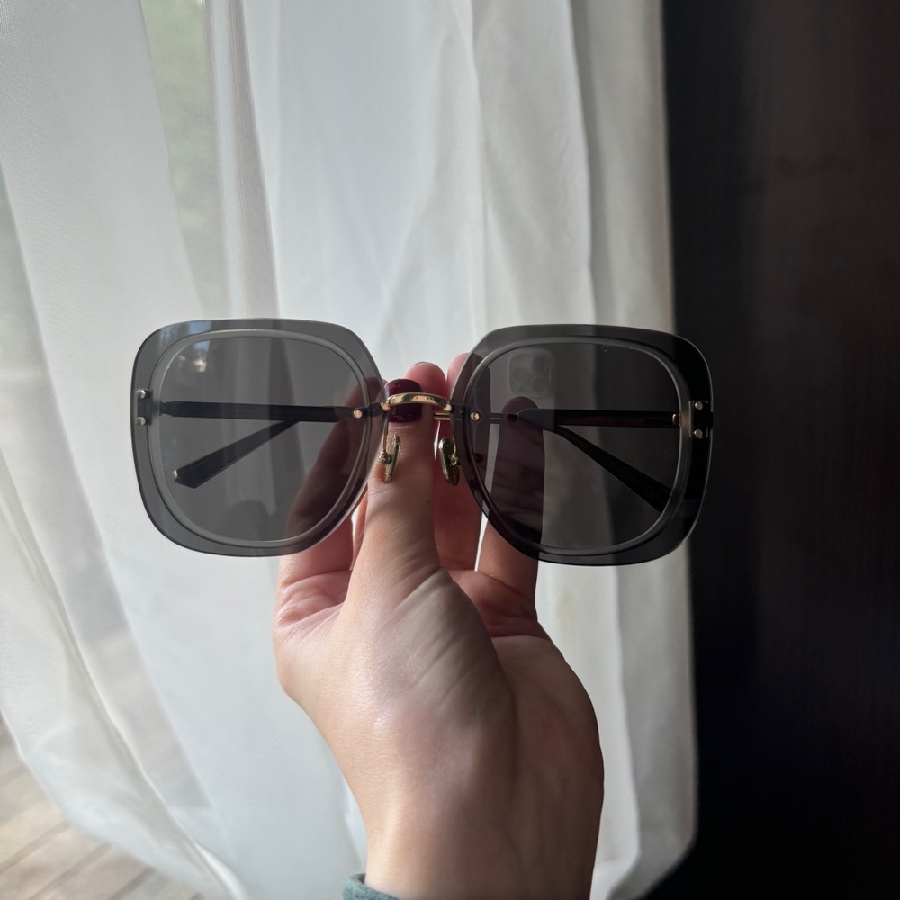 Dior UltraDior Sunglasses - Grey lens; Gold hardware; Great Condition